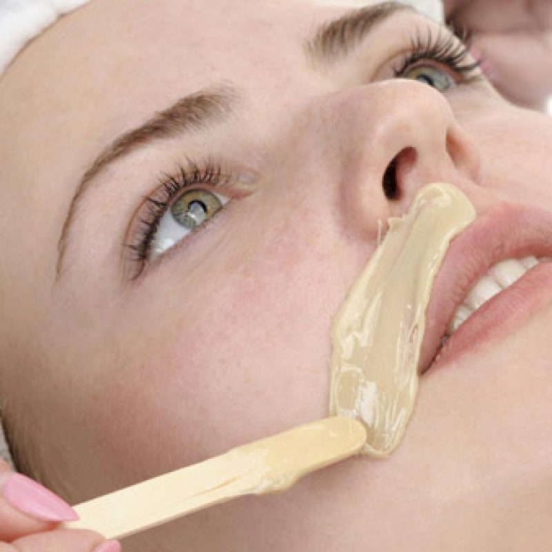 3. Wax mép